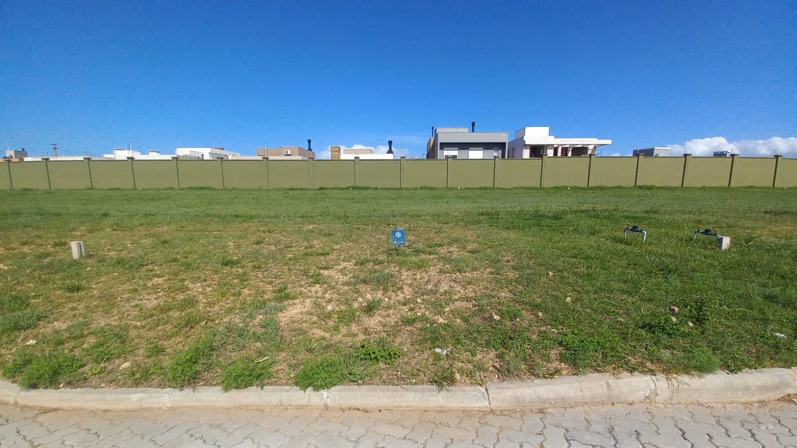 Terreno à venda no Riviera, Laranjal - 246,8 m² de área total, com 10 metros de frente e 24,81 metros de profundidade.