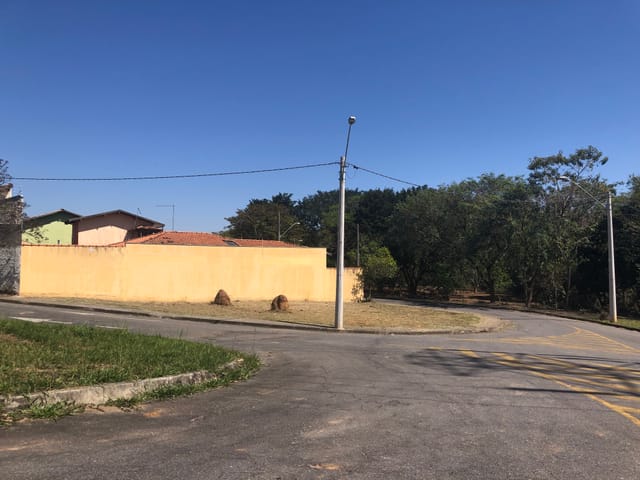 Terreno com 344m², à venda, no bairro Vila Suiça em Pindamonhangaba