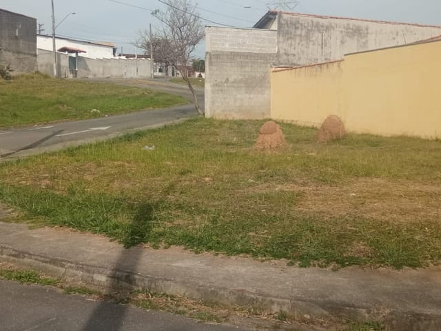 Terreno com 344m², à venda, no bairro Vila Suiça em Pindamonhangaba