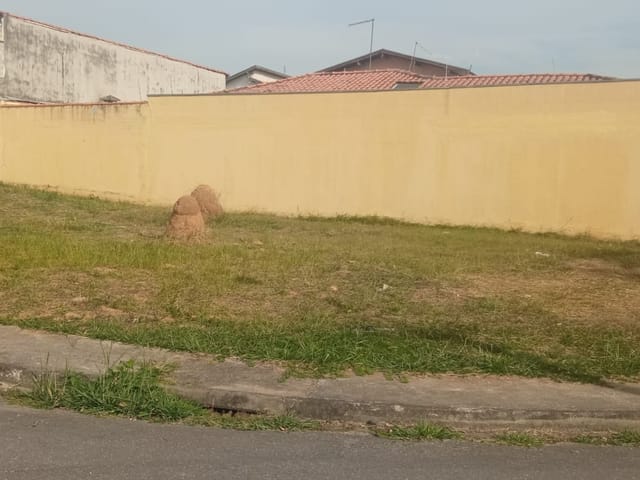 Terreno com 344m², à venda, no bairro Vila Suiça em Pindamonhangaba