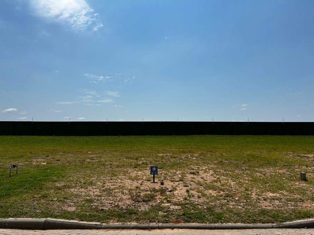 Terreno com 296m², à venda, no bairro Laranjal em Pelotas