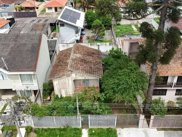 Terreno à venda, no bairro Cajuru em Curitiba