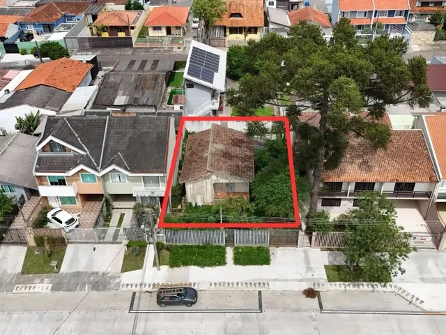 Terreno à venda, no bairro Cajuru em Curitiba