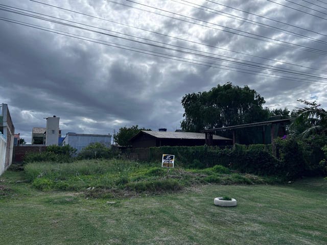 Terreno com 360m², à venda, no bairro Laranjal em Pelotas