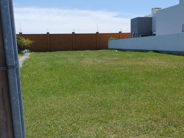 Terreno com 400m², à venda, no bairro Laranjal em Pelotas