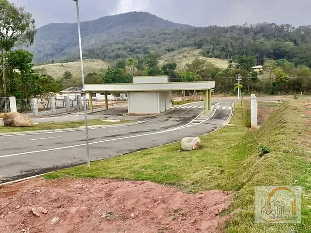 Terreno com 300m², à venda, no bairro Jardim Santa Fe em Bom Jesus dos Perdões