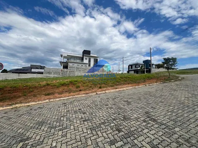 Terreno com 611m², à venda, no bairro Piedade em Caçapava