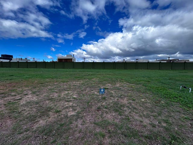 Terreno com 270m², à venda, no bairro Laranjal em Pelotas