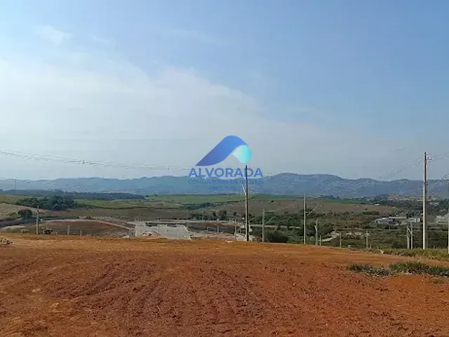 Terreno com 339m², à venda, no bairro Piedade em Caçapava