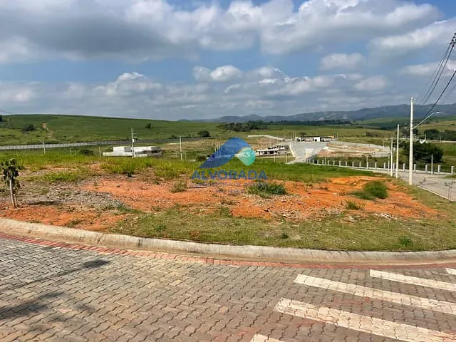 Terreno com 339m², à venda, no bairro Piedade em Caçapava