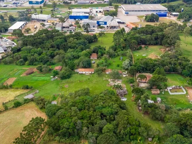 Terreno à venda, no bairro Zacarias em São José Dos Pinhais