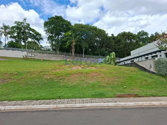 Terreno com 1000m², à venda, no bairro Dois Córregos em Valinhos