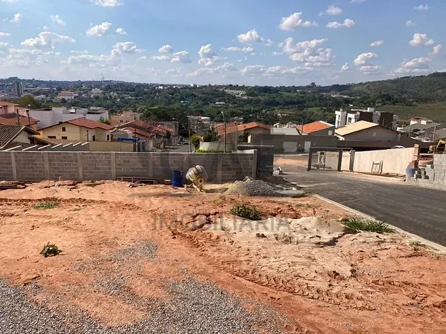 Terreno com 250m², à venda, no bairro Nova Jaguariúna em Jaguariúna