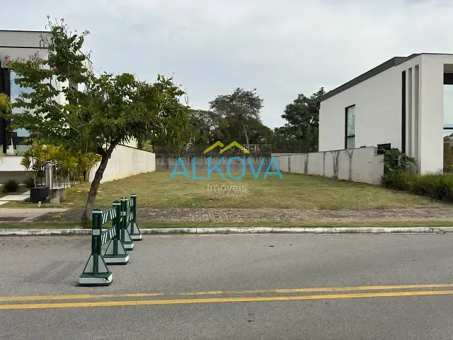 Terreno com 450m², à venda, no bairro Jardim do Golfe em São José dos Campos