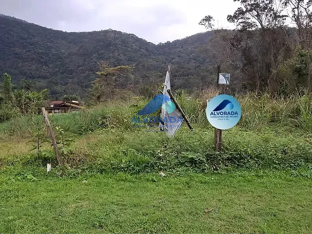 Terreno com 384m², à venda, no bairro Mar Verde II em Caraguatatuba