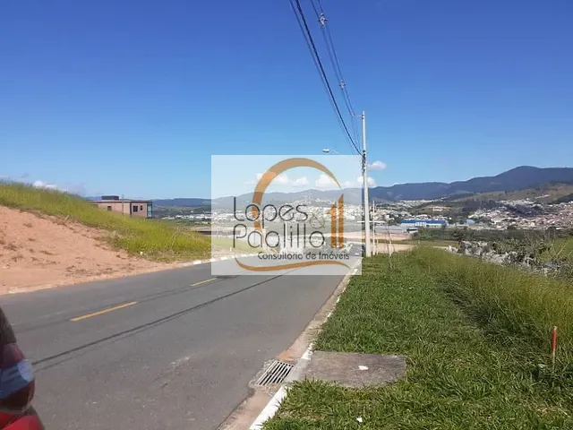 Terreno com 316m², à venda, no bairro Guaxinduva em Bom Jesus dos Perdões