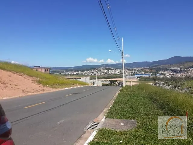 Terreno com 316m², à venda, no bairro Guaxinduva em Bom Jesus dos Perdões