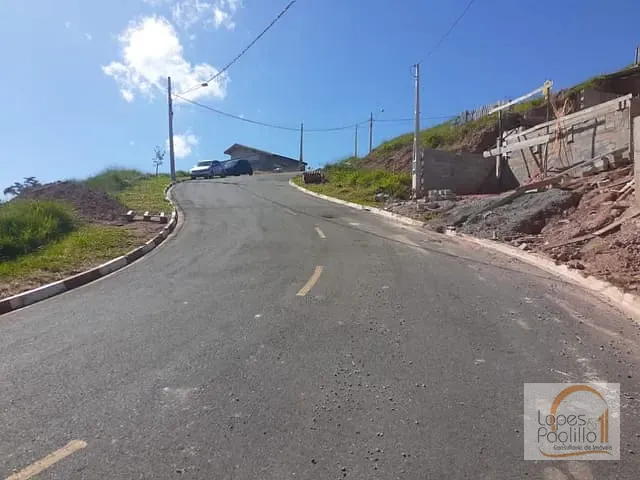 Terreno com 316m², à venda, no bairro Guaxinduva em Bom Jesus dos Perdões