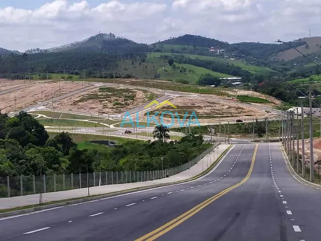 Terreno com 204m², à venda, no bairro Vila Amélia em São José dos Campos