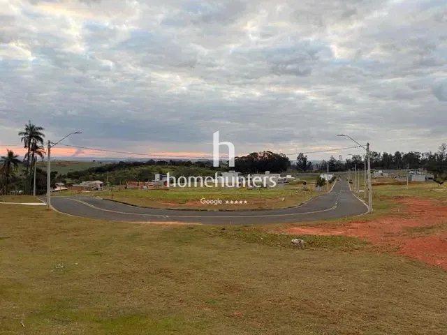 Terreno com 428m², à venda, no bairro Colinas do Castelo em Jaguariúna
