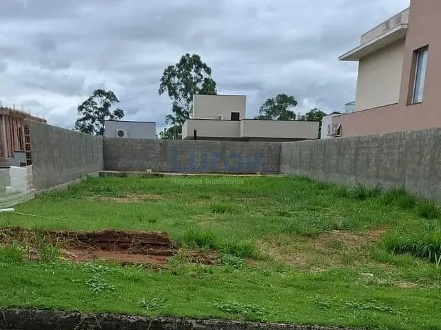 Terreno com 308m², à venda, no bairro Pinheiro em Valinhos