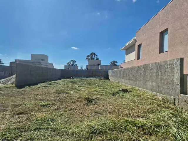 Terreno com 308m², à venda, no bairro Pinheiro em Valinhos