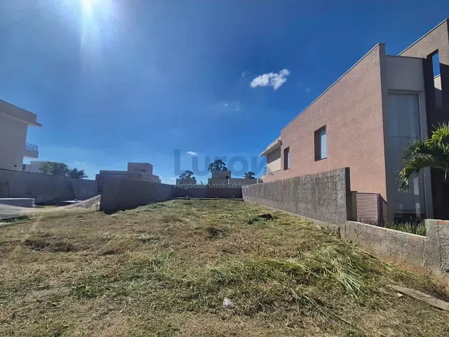 Terreno com 308m², à venda, no bairro Pinheiro em Valinhos