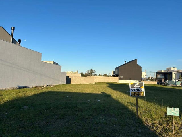 Terreno com 182m², à venda, no bairro Três Vendas em Pelotas