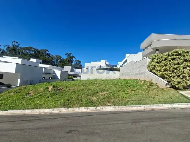 Terreno com 375m², à venda, no bairro Chácaras Silvania em Valinhos