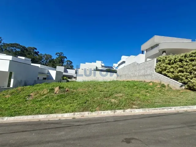 Terreno com 375m², à venda, no bairro Chácaras Silvania em Valinhos