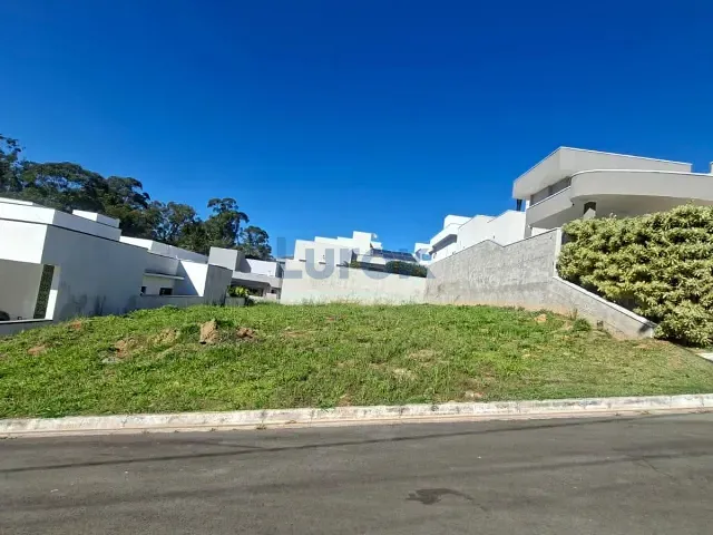 Terreno com 375m², à venda, no bairro Chácaras Silvania em Valinhos