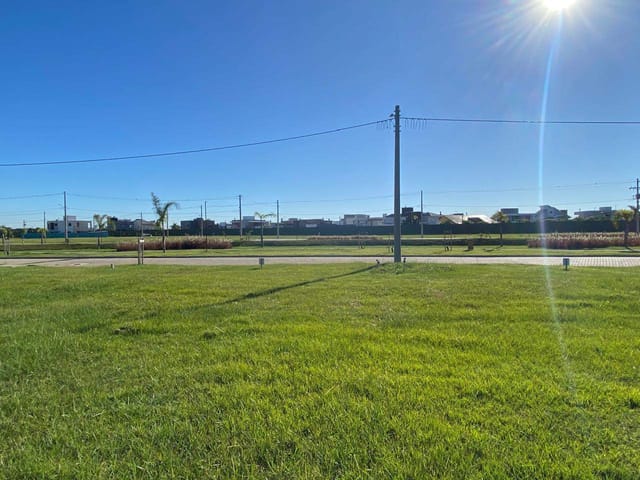 Terreno com 284m², à venda, no bairro Laranjal em Pelotas