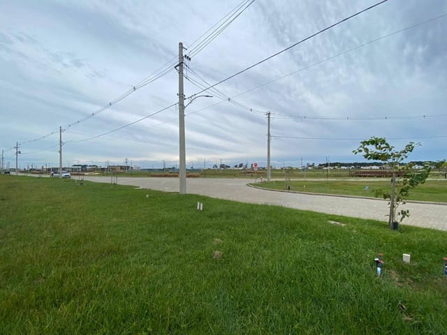 Terreno com 323m², à venda, no bairro Laranjal em Pelotas