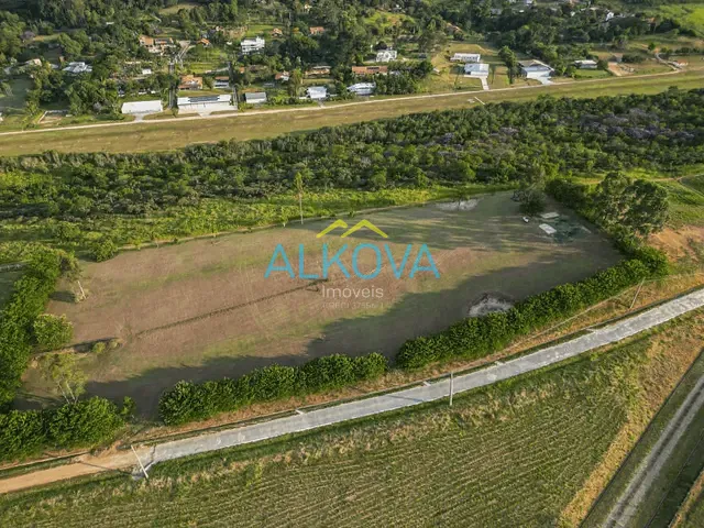 Terreno com 10000m², à venda, no bairro Campo de Aviação Ipuã em Caçapava