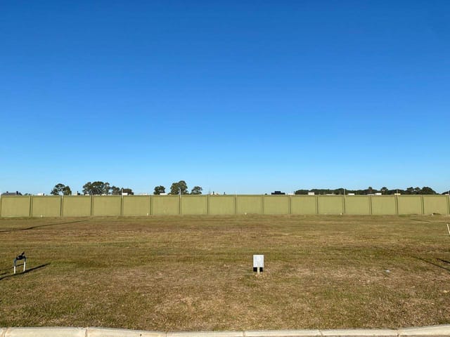 Terreno com 321m², à venda, no bairro Laranjal em Pelotas