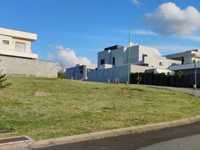 Terreno com 307m², à venda, no bairro Roncáglia em Valinhos