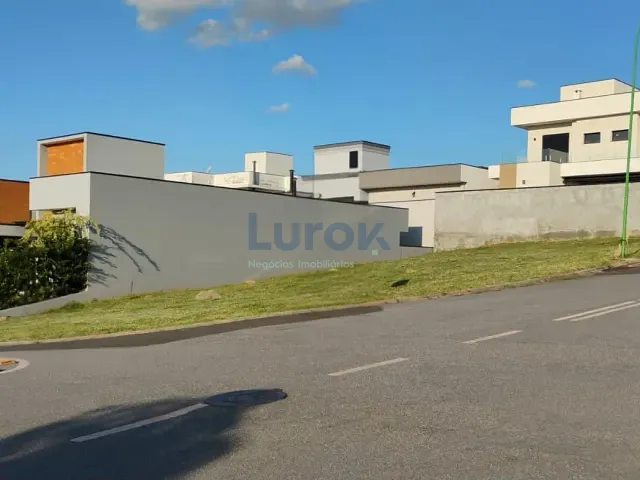 Terreno com 307m², à venda, no bairro Roncáglia em Valinhos