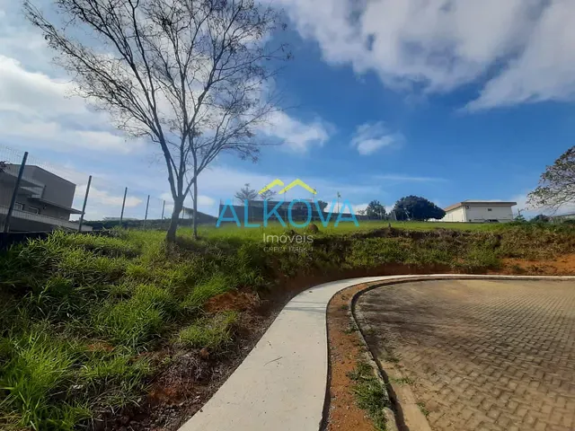 Terreno com 1796m², à venda, no bairro Condomínio Colinas do Parahyba em São José dos Campos