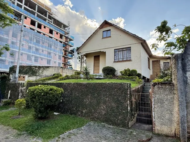 Terreno à venda, no bairro Ahú em Curitiba
