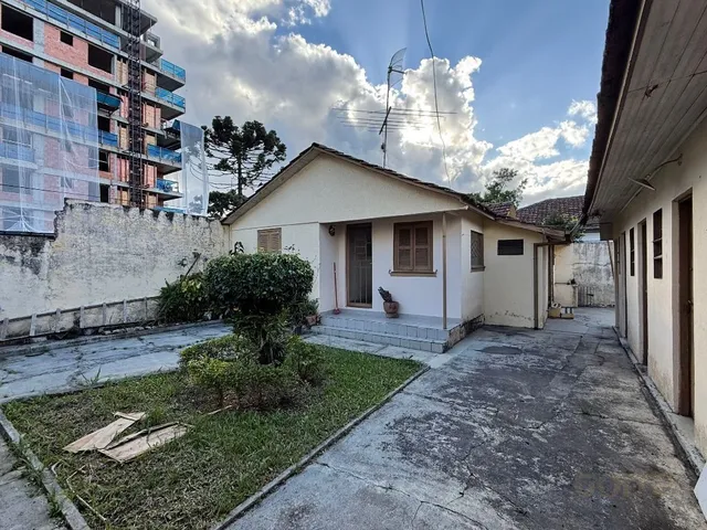 Terreno à venda, no bairro Ahú em Curitiba