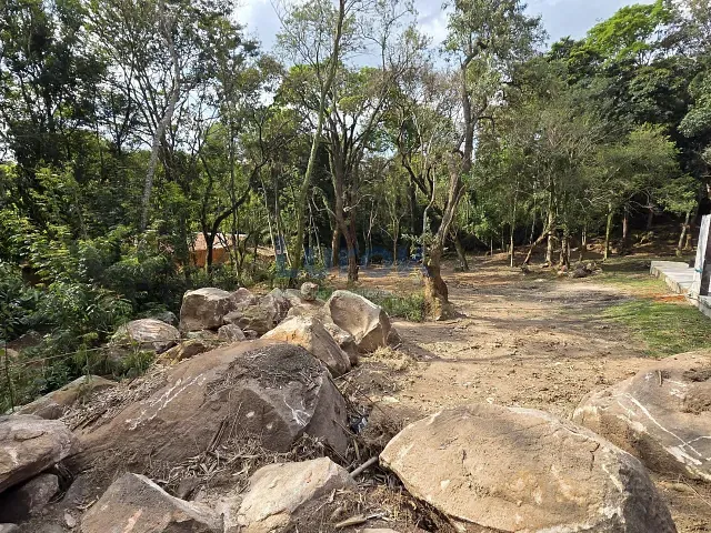 Terreno com 6272m², à venda, no bairro Chácaras Alpina em Valinhos