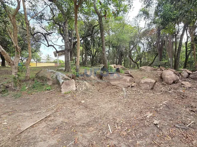 Terreno com 6272m², à venda, no bairro Chácaras Alpina em Valinhos