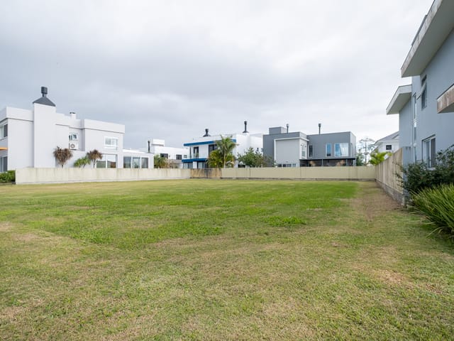 Terreno com 424m², à venda, no bairro São Gonçalo em Pelotas