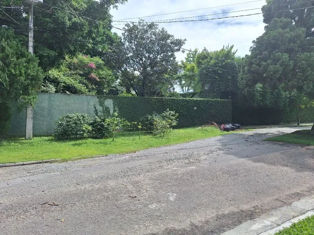 Terreno à venda, no bairro Bom Retiro em Curitiba