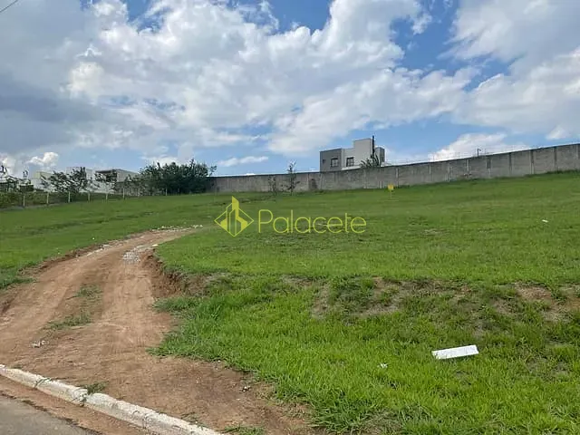 Terreno com 2070m², à venda, no bairro Chácaras Cataguá em Taubaté