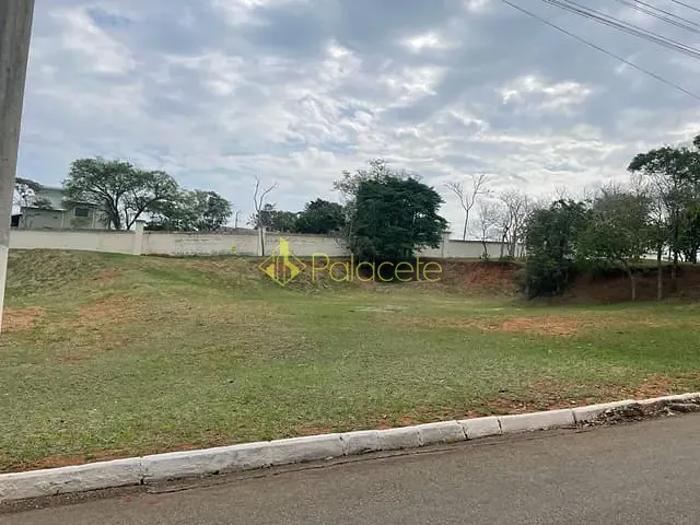 Terreno com 2070m², à venda, no bairro Chácaras Cataguá em Taubaté