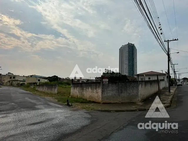Terreno com 928m², à venda, no bairro Uvaranas em Ponta Grossa