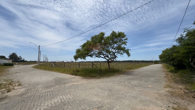 Terreno com 1068m², à venda, no bairro Laranjal em Pelotas