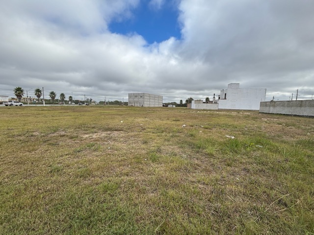 Terreno com 182m², à venda, no bairro Três Vendas em Pelotas