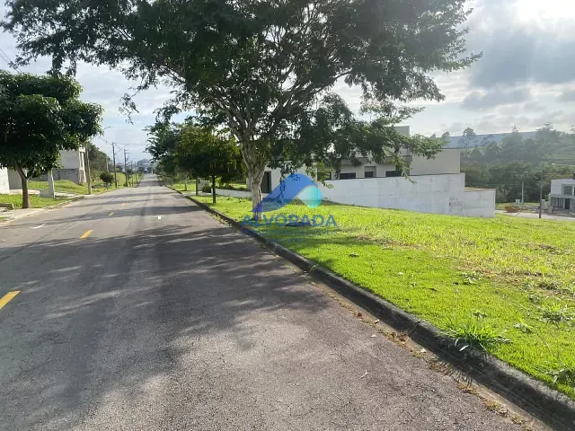 Terreno com 360m², à venda, no bairro Eugênio de Mello em São José dos Campos